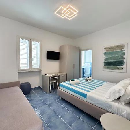 Guest house Itinera Baia - *