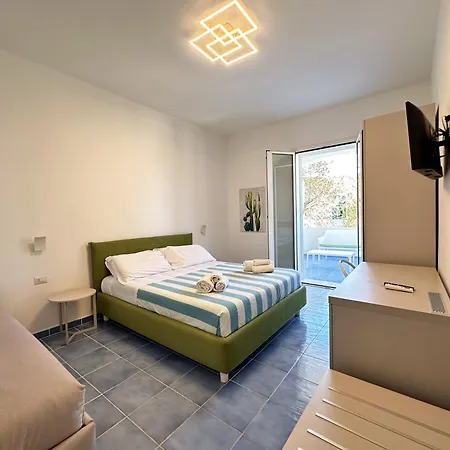 Guest house Itinera Baia - *