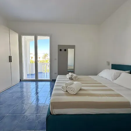 Guest house Itinera Baia - *